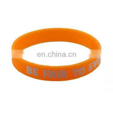 Fashion charm kids gps bracelet wholesale