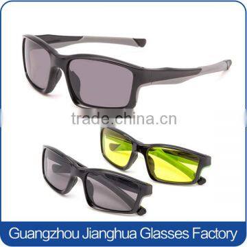 Stylish rubber tip UV 400 polarized high impact CE EN12321 sport style sun glasses                        
                                                Quality Choice