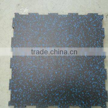 Interlocking rubber tiles