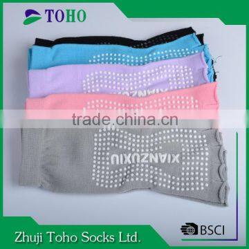 Factory Direct Sale Anti Slip Indoor Yogo Socks for Women photo-3