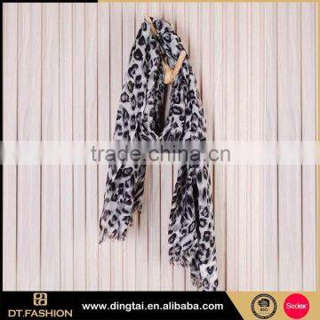 Soft touching different types printed woolen scarf from manufacturer