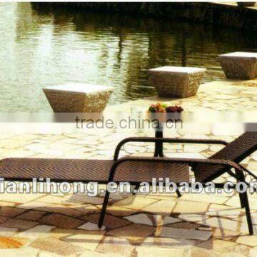 Outdoor rattan/wicker beach chair lounge bed