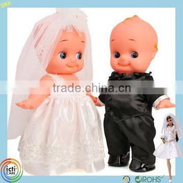 Factory direct sale custom Wedding Decoration,custom vinyl Weding Decoration Crafts dolls,custom Wedding Decoration doll toys