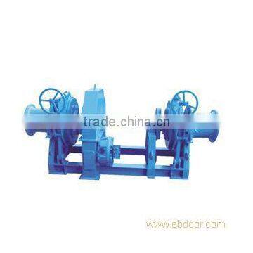 Two-chain lifter hydraulic windlass