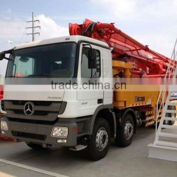 truck-mounted concrete boom pump