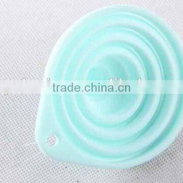 Hanging Cooking Tool Folding Circular Silicone Funnel photo-5