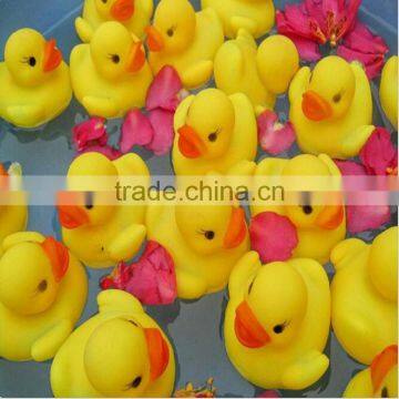 Wholesale Funny Floating PVC Rubber Yellow Duck Toys Bath Toy For Kids photo-3