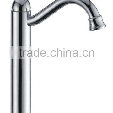 Deck Mounted Zinc Alloy Handle Cold Water Tap Brass Faucet
