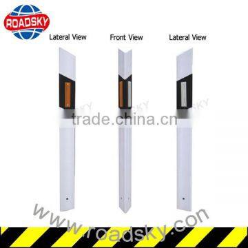 Durable Glass Fiber Delineator Post On Road