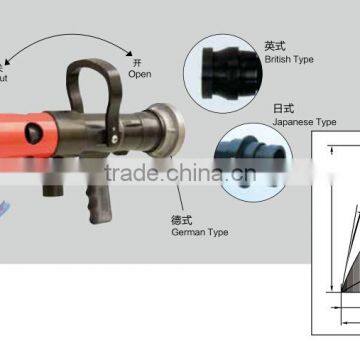 Self-priming fire foam nozzle