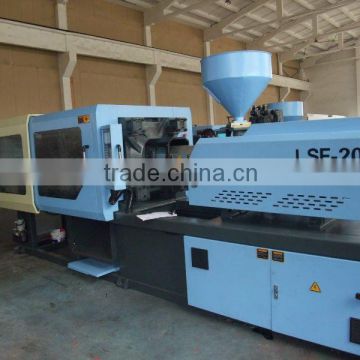 Energy saving plastic injection molding machine