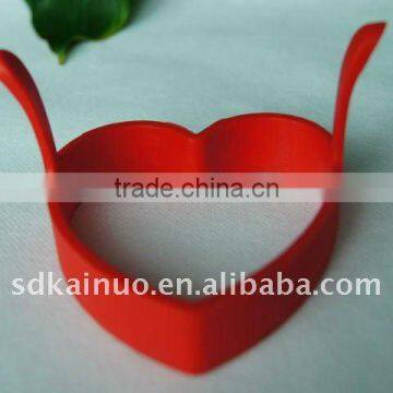 Heart shaped silicone fried egg ring with handle