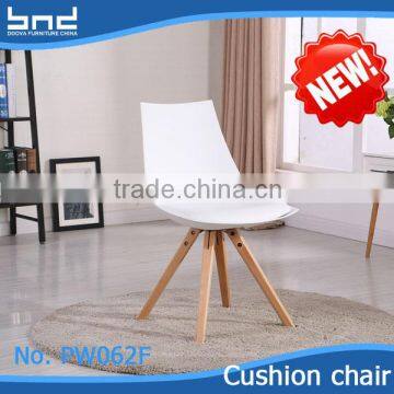 Popular reissued dining room leather cushion resin chair PW062F