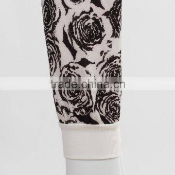 F5W30163 Women Contrast Waistband Floral Knit Trousers photo-6