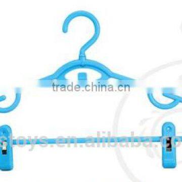 PP blue hanger with clips