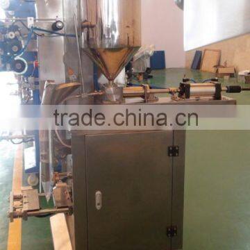 Automatic liquid product packing machine for bag