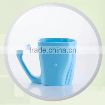 Unique designed plastic cup with handle