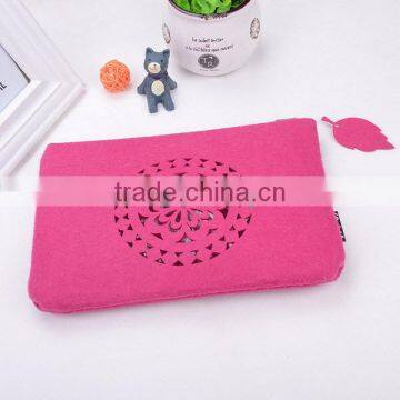 Low price minimalist wholesale polyester cosmetic clutch toiletry pouch cotton fabric custom makeup bag with flower hollow