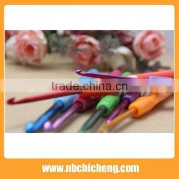 High Quality Plastic Handle Aluminum Crochet Hook photo-4
