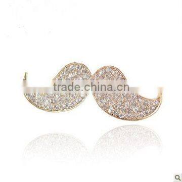 Sweet personality beard Rhinestone brooch