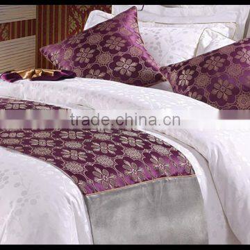 OEM factory hot selling fashion style bed throw for hotel