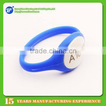 Whoelsale Waterproof Silicone Material rfid wristband uhf active