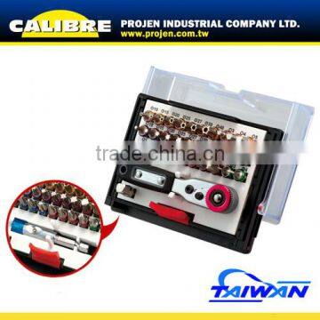 CALIBRE 33pc Socket and Bits Holder Tool Set