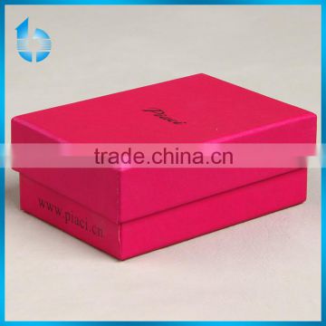 Iridescent paper box for the tail ring rose red packing box for aznavour with inner ornament maintenance manual