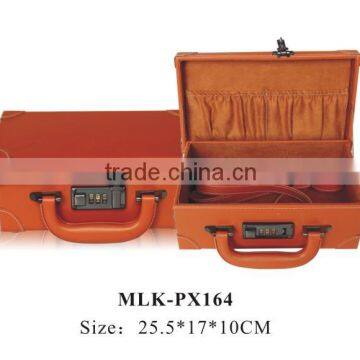 Attractive Handmade Vintage Leather Luggage Suitcase