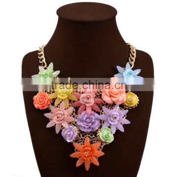 Factory directly wholesale luxury resin beads statement choker large flower statement necklace