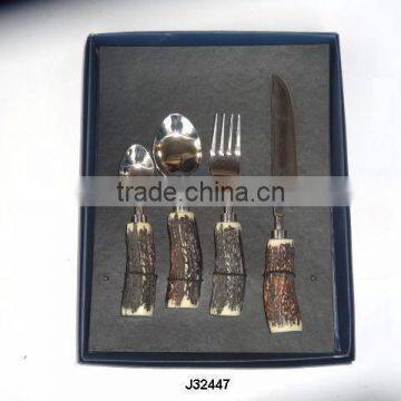 Steel cutlery set mirror polished with wrough horn handle