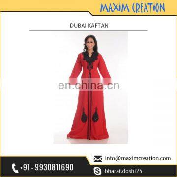 Highly Admiring Red Colour Dubai Kaftan Available at Affordable Rate