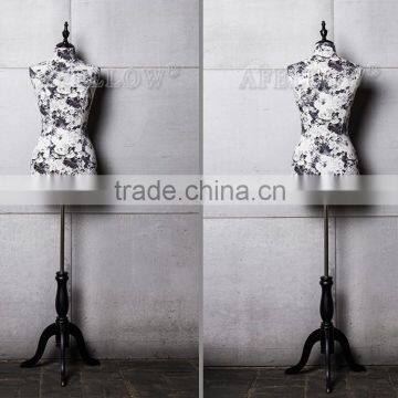 Female Vintage Upper Body Mannequin photo-2