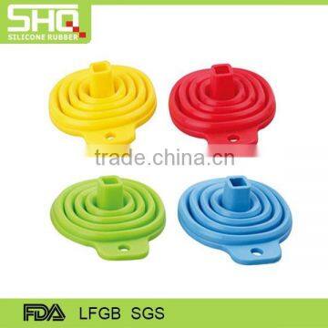 Kitchenware silicone hopper