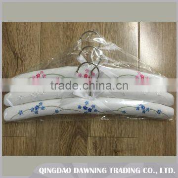 Factory Manufacturer Cotton Padded Plastic Coat Hanger