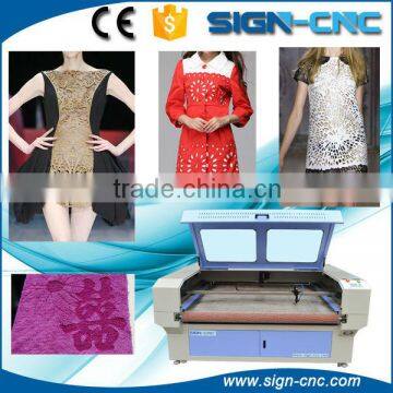 Garment laser cutting machine with auto feeding