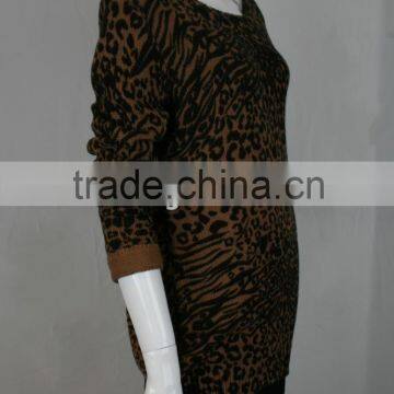 Ladies' Scoop Neck Long Sleeve Pullover Knitted Sweater With Piece Dyed & Leopard Print photo-2