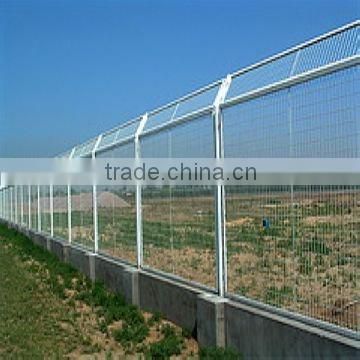 Rail-Way Wire Mesh Fence