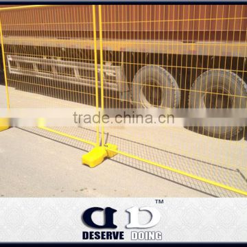 Road barrier / temporary barrier fence