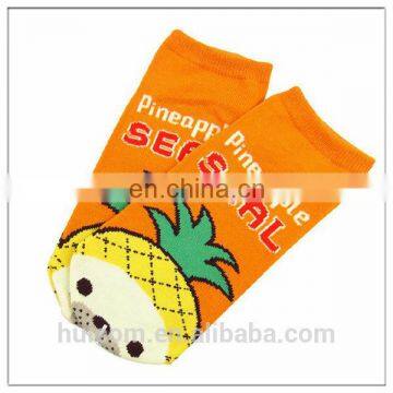 Carton Knitting Socks photo-5