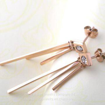 Queen′s Jewellery Fashion Stainless Steel Letter Square Tassel Long Earrings Rose Gold Earring