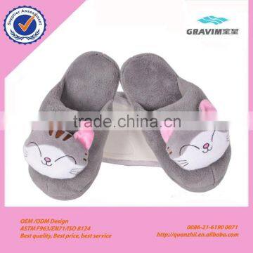 Factory price export beige lovely comfortable plush cat slipper