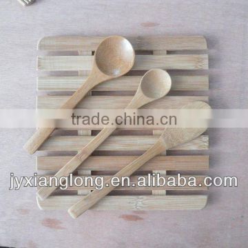 Bamboo kitchen utensils set