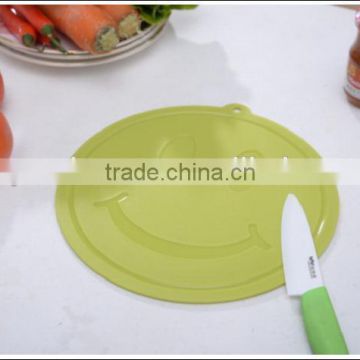 Plastic Round Cutting Board /Smilling Design Chopping Board