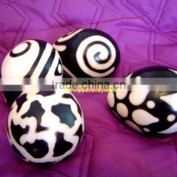 Chulucanas ceramic Egg Peru