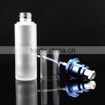Frosted Cosmetic Glass Bottle With Aluminum Pump in Stock photo-3