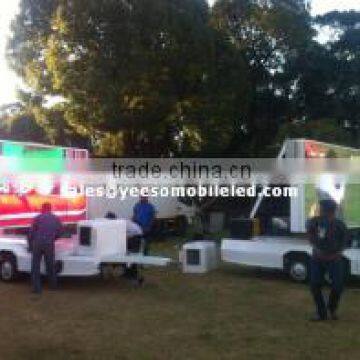 Outdoor Large LED Display Screen Advertising Trailer,mobile LED TV Display Advertising Vehicle photo-4