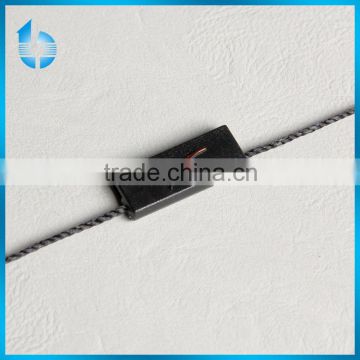 Black plastic string buckle for hang tag