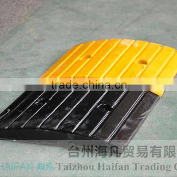 500*300*40mm New Products Rubber Speed Bump for Crossroads /High Quality Hot Sell Rubber Speed Bump Used in Intersection photo-3