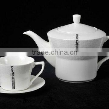 Embossed design , european style 970ml porcelain tea set